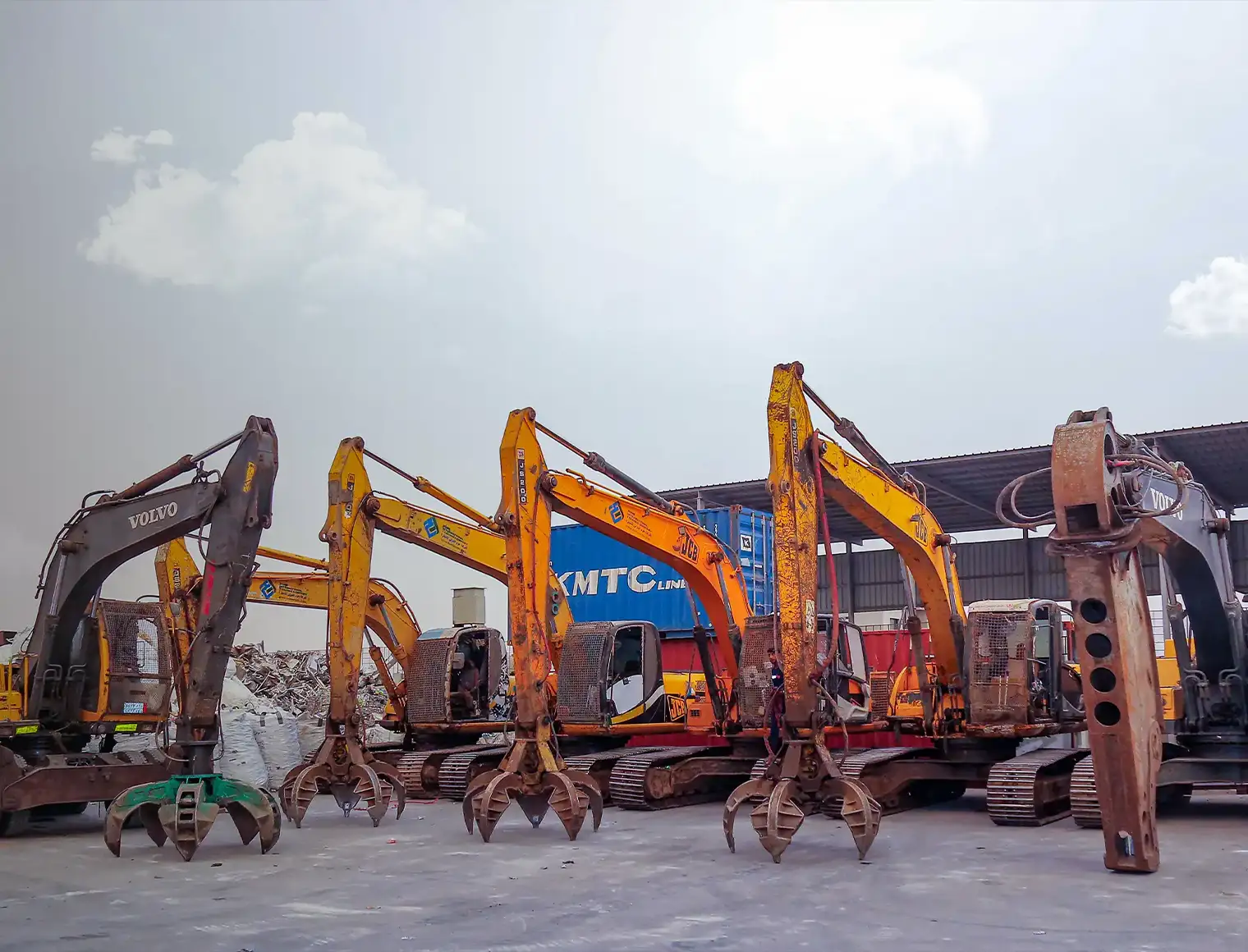 Excavator Rental Services in Jeddah, Saudi Arabia